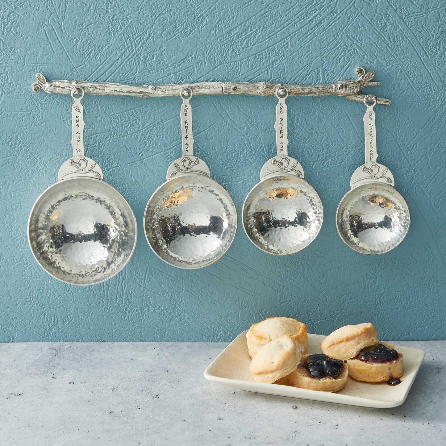 pewter bird measuring cup on wall strip (zmc14pc)